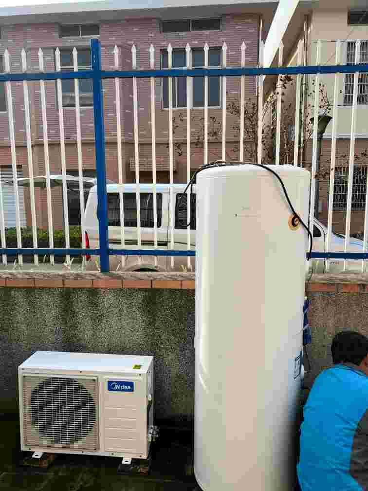 空气能热水+常州前丰小区热水系统